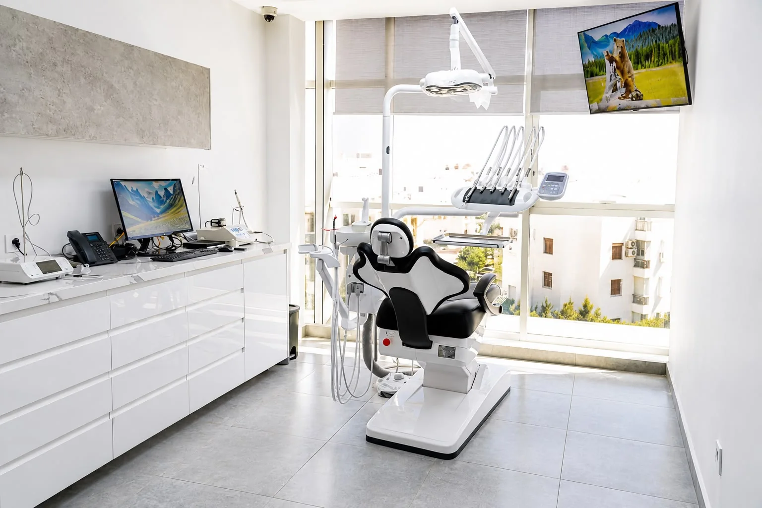Fauteuil et équipements de dentisterie générale et restauratrice